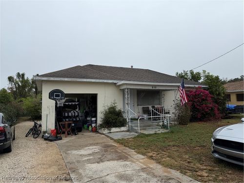 313 E Walnut St, Avon Park, FL, 33825-4044 | Card Image