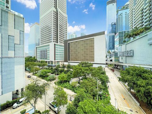 apt-703-31 Se 6th St, Miami, FL, 33131-3168 | Card Image