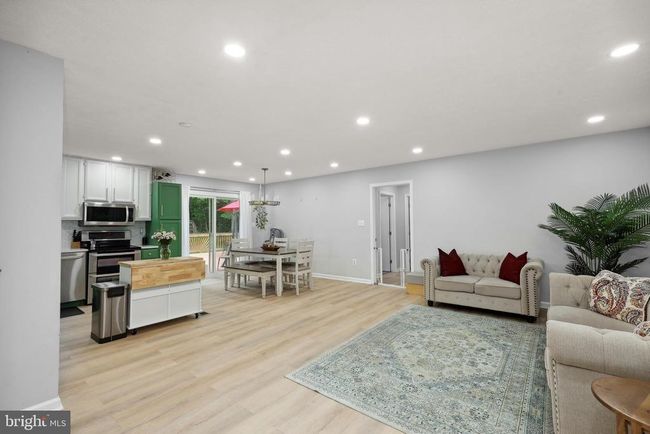 8170 Sinclair Mill Rd, House other with 4 bedrooms, 3 bathrooms and null parking in MANASSAS VA | Image 4