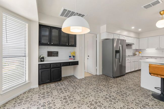 6210 Meadow Grv, House other with 3 bedrooms, 2 bathrooms and null parking in Windcrest TX | Image 18
