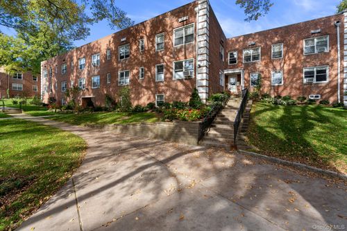 1b-21 Edwards St, Roslyn Heights, NY, 11577-1121 | Card Image
