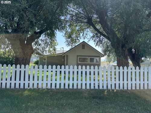 1645 4th St, Haines, OR, 97833-6443 | Card Image