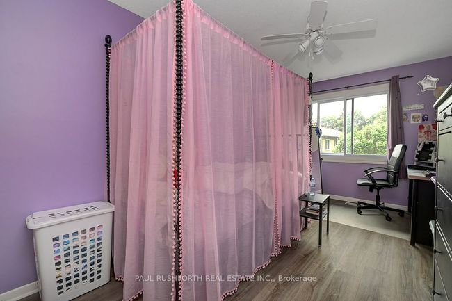 2092 Orient Park Dr, Condo with 3 bedrooms, 2 bathrooms and 1 parking in Gloucester ON | Image 12