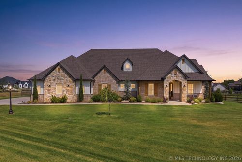 18679 E Limestone Ln, Owasso, OK, 74055-8593 | Card Image