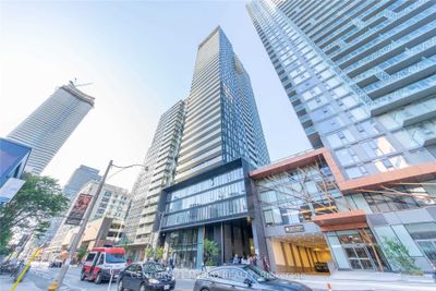 202 - 28 Wellesley St E, Condo with 2 bedrooms, 1 bathrooms and null parking in Toronto ON | Image 1