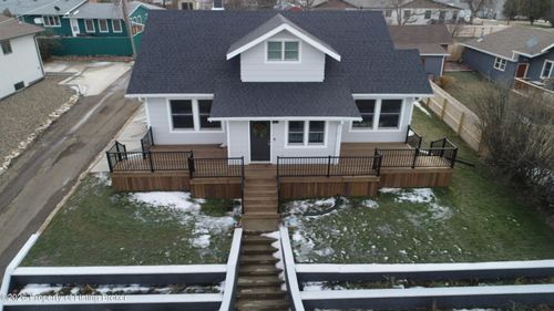 341 2nd St Se, Beach, ND, 58621-7500 | Card Image