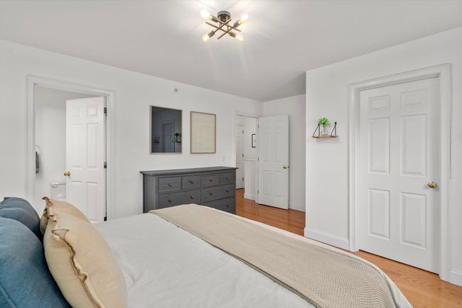 UNIT-2 - 122 E Squantum St, Condo with 3 bedrooms, 3 bathrooms and 1 parking in Quincy MA | Image 10
