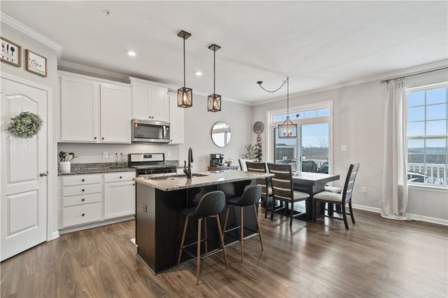 Lots of counter space, YEP!! | Image 9