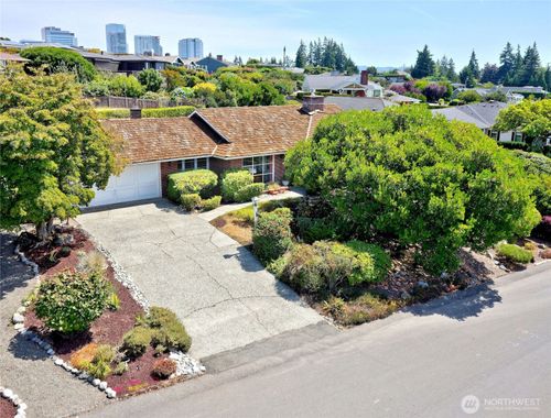 1012 Evergreen Dr, Bellevue, WA, 98004-4002 | Card Image