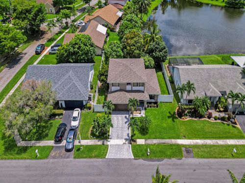 9610 Dunhill Dr, Miramar, FL, 33025-3830 | Card Image