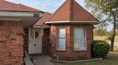 408 Avenue D, Ennis, TX, 75119-6830 | Card Image