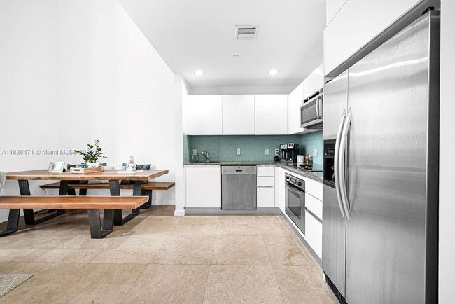 APT-806 - 1050 Brickell Ave, Condo with 1 bedrooms, 2 bathrooms and null parking in Miami FL | Image 10