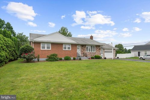 1122 N 14th St, Allentown, PA, 18102-1108 | Card Image