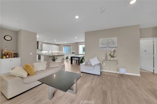 203 Bowery, Irvine, CA, 92612 | Card Image