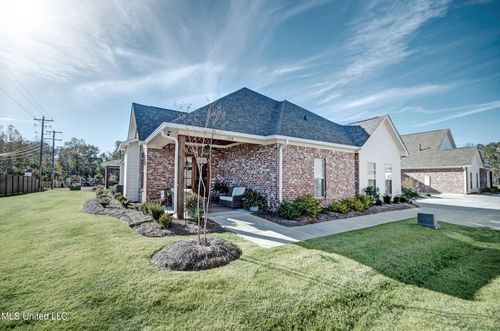 140 Freedom Ring Dr, Brandon, MS, 39047-1808 | Card Image