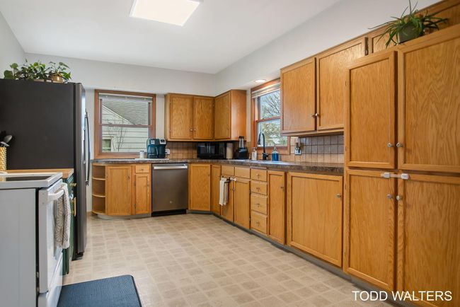 15-web-or-mls-251-w-21st-st | Image 10