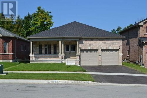 32 Revol Road, Penetanguishene, ON, L9M0W8 | Card Image