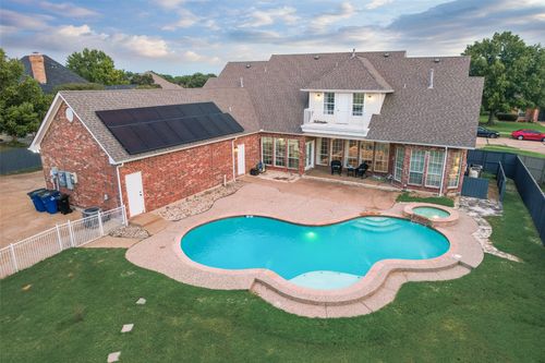 2100 Lakeridge Cir, Ennis, TX, 75119-8026 | Card Image