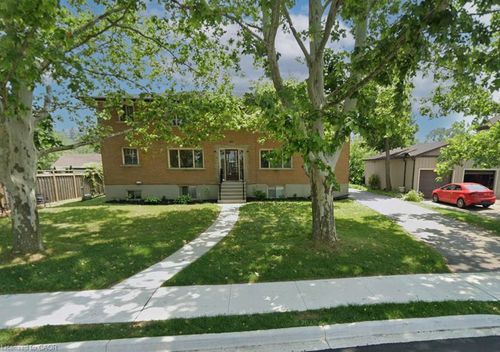 96 Henderson St, Cambridge, ON, N3C2G1 | Card Image