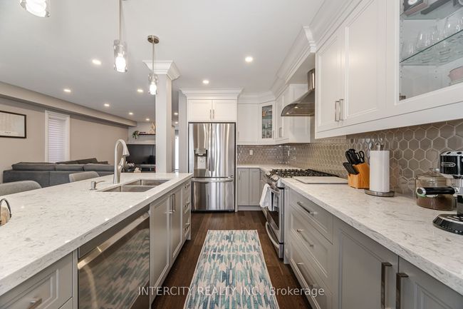 8 Sheardown Dr, House attached with 3 bedrooms, 3 bathrooms and 1 parking in Nobleton ON | Image 14