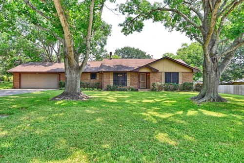 2607 Daisy Dr, Brenham, TX, 77833-6029 | Card Image