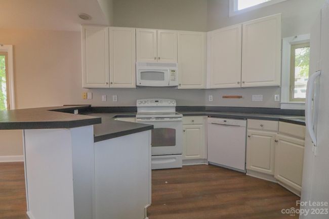14055 Queens Harbor Rd, Townhouse with 3 bedrooms, 4 bathrooms and null parking in Charlotte NC | Image 7