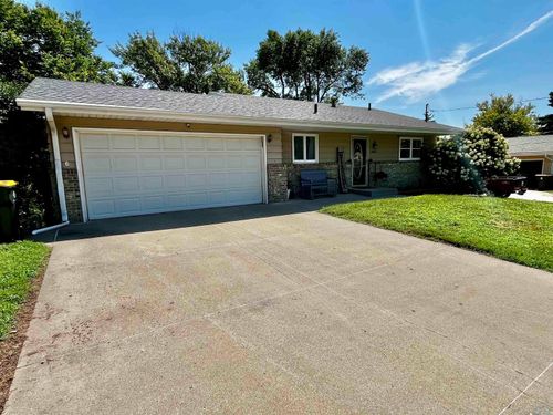 2930 S Cypress St, Sioux City, IA, 51106 | Card Image
