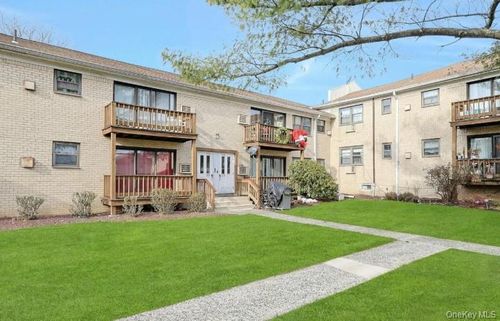285-285 Sneden Pl W, Spring Valley, NY, 10977-3972 | Card Image