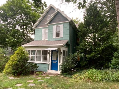 213 Locust St, Holyoke, MA, 01040-3118 | Card Image