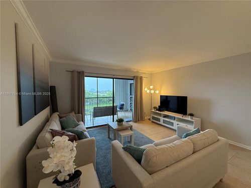 apt-508-2206 S Cypress Bend Dr, Pompano Beach, FL, 33069-4437 | Card Image