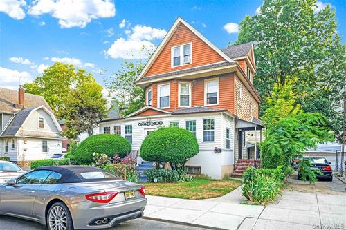85 121st St, Kew Gardens, NY, 11415-3211 | Card Image