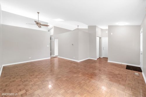 74 Bedford Rd, Mundelein, IL, 60060-3235 | Card Image