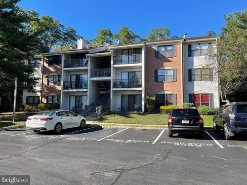 35 Voscek Ct, LAWRENCEVILLE, NJ, 08648-2646 | Card Image