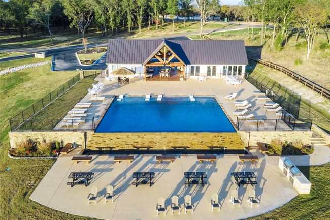 Club house, infinity edge pool and gym | Image 34