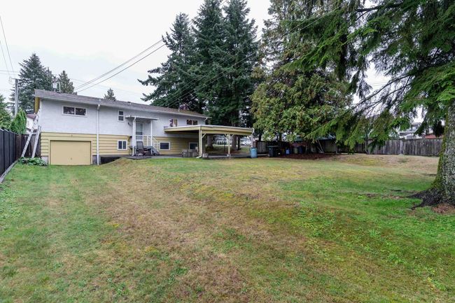 692 Blue Mountain St, House other with 3 bedrooms, 1 bathrooms and 6 parking in Coquitlam BC | Image 29