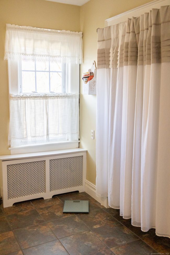 20 Maple Ave, House other with 3 bedrooms, 2 bathrooms and null parking in Broad Brook CT | Image 19