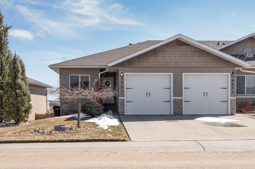 3907 75 St, Camrose, AB, T4V4C1 | Card Image