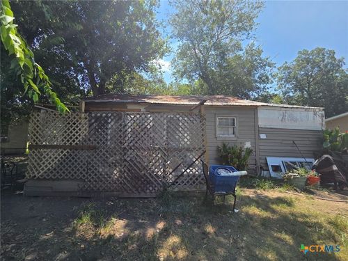 209 E Church St, Edna, TX, 77957-3708 | Card Image