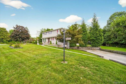 11 Merriewold Ln N, Monroe, NY, 10950-1904 | Card Image