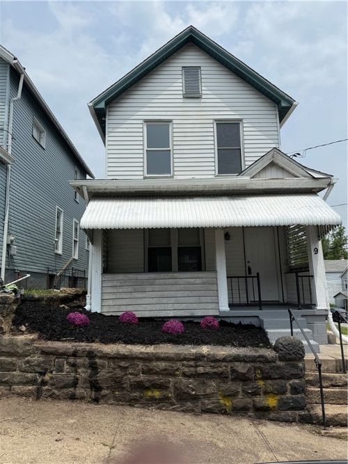 9 E Gaskill Ave, Jeannette, PA, 15644-3347 | Card Image