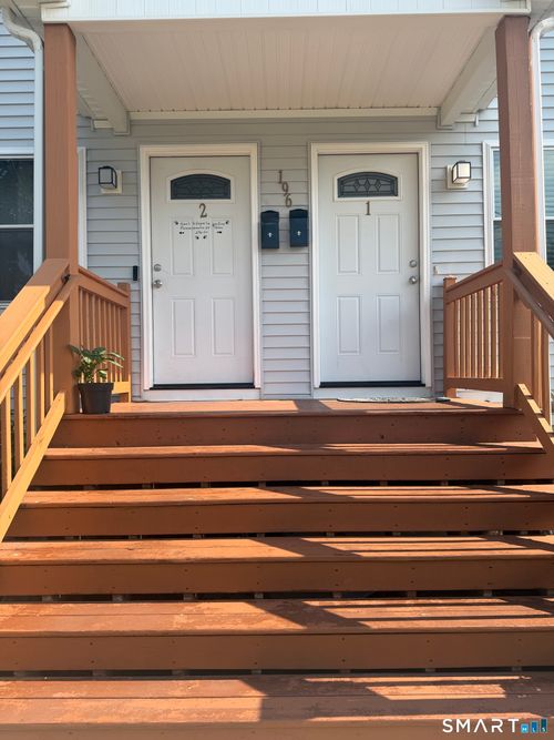 196 Ohio Ave, Bridgeport, CT, 06610-1818 | Card Image