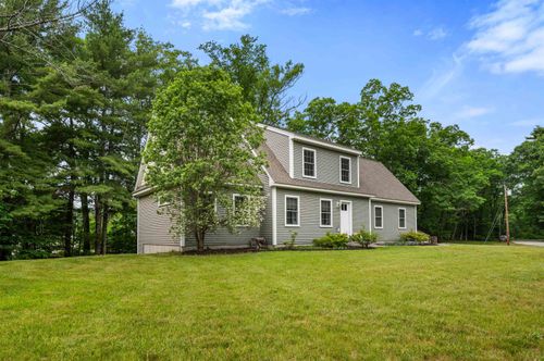 34 Crawley Falls Rd, Brentwood, NH, 03833-6203 | Card Image