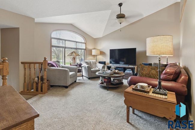 3518 S Matthew Dr, House other with 4 bedrooms, 3 bathrooms and null parking in Sioux Falls SD | Image 4