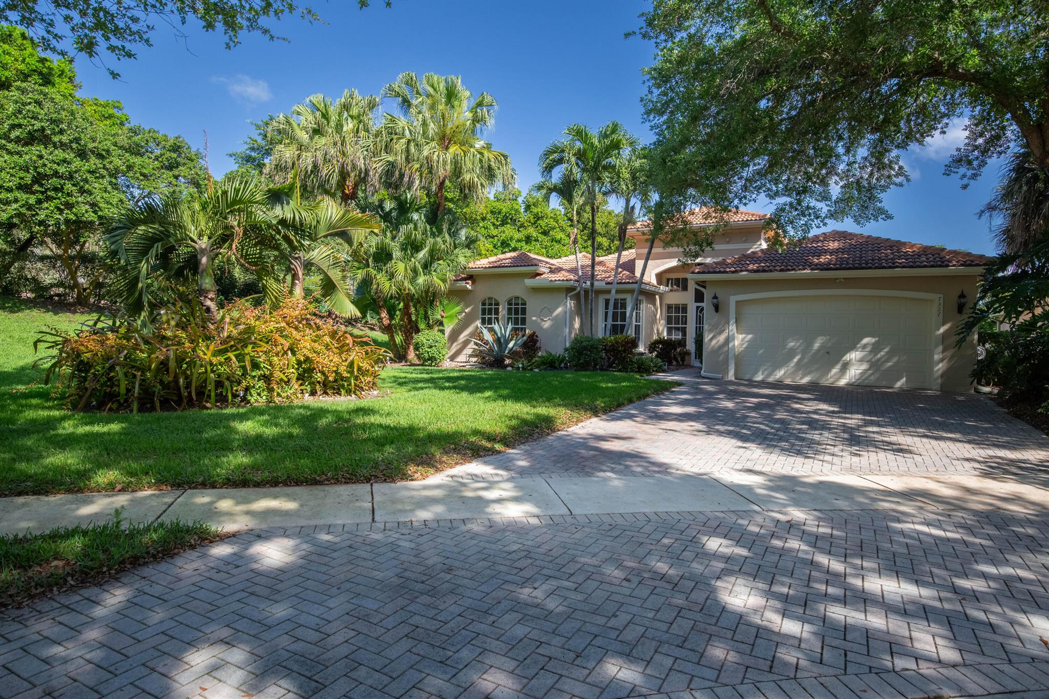 Lahana Cir, Boynton Beach, FL 33437