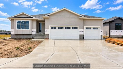 1511 Sagewood Ave, Grand Island, NE, 68803-1590 | Card Image