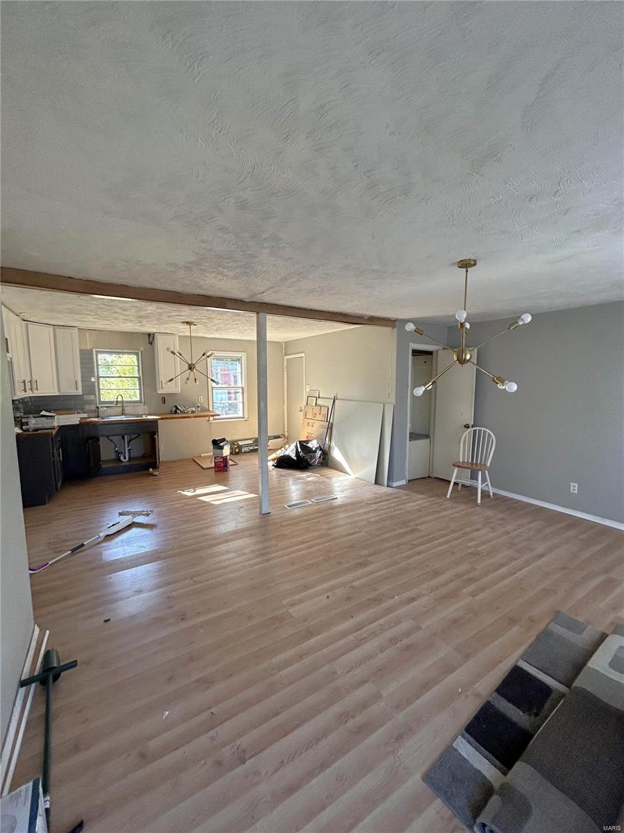 Jannette Dr, Saint Louis, MO 63136
