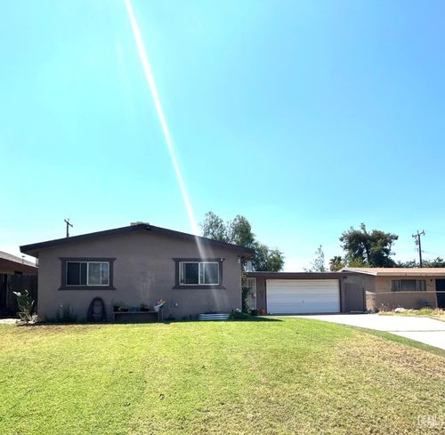 6819 Azalea Ave, Bakersfield, CA, 93306-4707 | Card Image