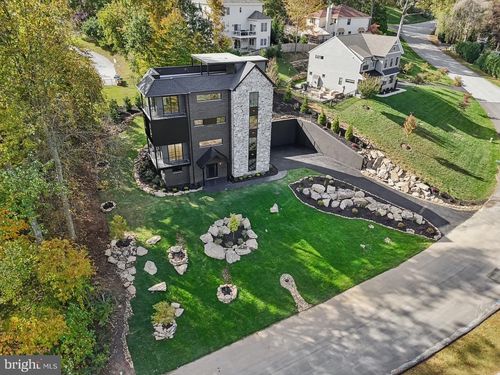 12 Langton Ln, NEWTOWN SQUARE, PA, 19073-3018 | Card Image