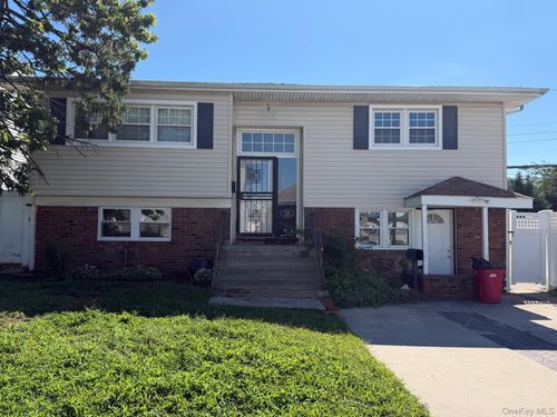 17 Marina Rd, Island Park, NY, 11558-1006 | Card Image