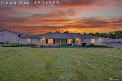 267-9543 Parkwood Dr, Grand Blanc, MI, 48439-7337 | Card Image
